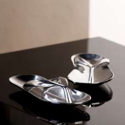 Casablanca, настольные алюминиевые предметы “2 Сандали”, цвет серебристый (продаются парой)