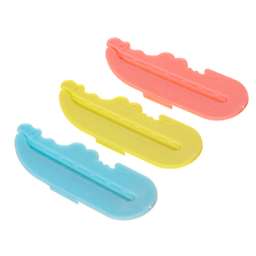 VETTA Выдавливатель для зубной пасты 3шт, пластик, 8,5х3см, “Крокодильчики”, 3 цвета