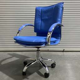 Кресло офисное с нерегулируемой спинкой и без подножки 626 синяя экокожа