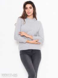 Серый ангоровый свитер декоративной вязки