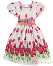 Детское платье  белого цвета с розовыми тюльпанами.