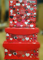 Набор 3 подарочных коробок Сердца на красном фоне