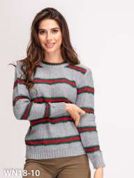 Серый  вязаный свитер с красно-зелеными полосками