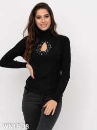 Черный шерстяной свитер с декоративным вырезом